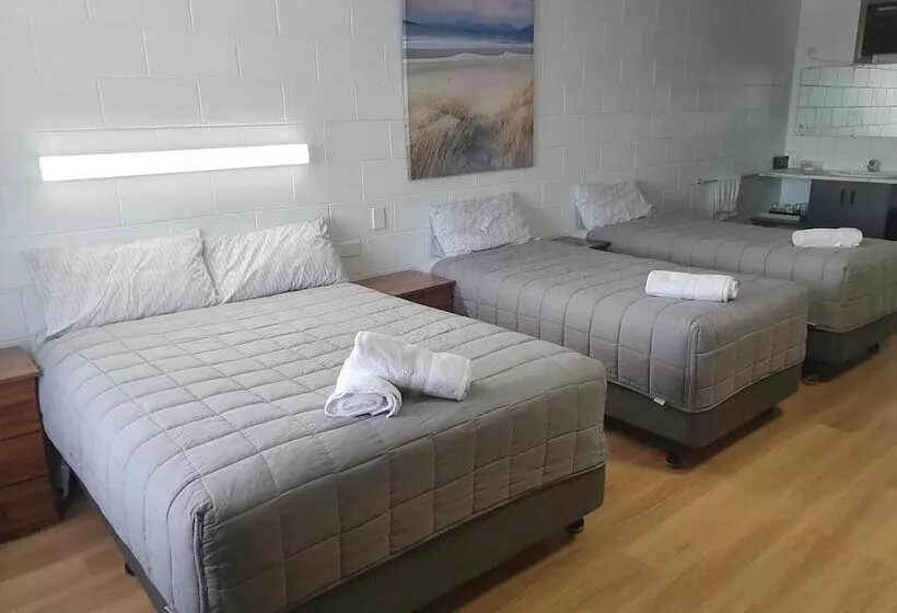 Morwell Parkside Motel