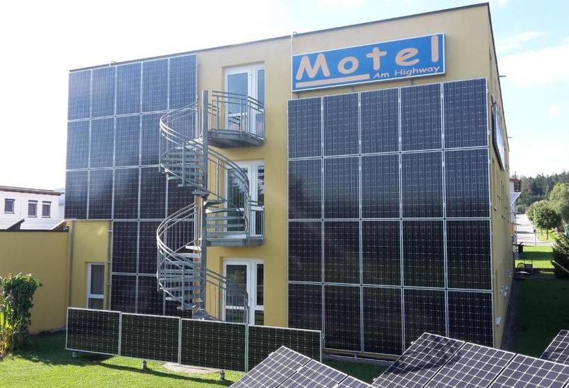Motel Am Highway