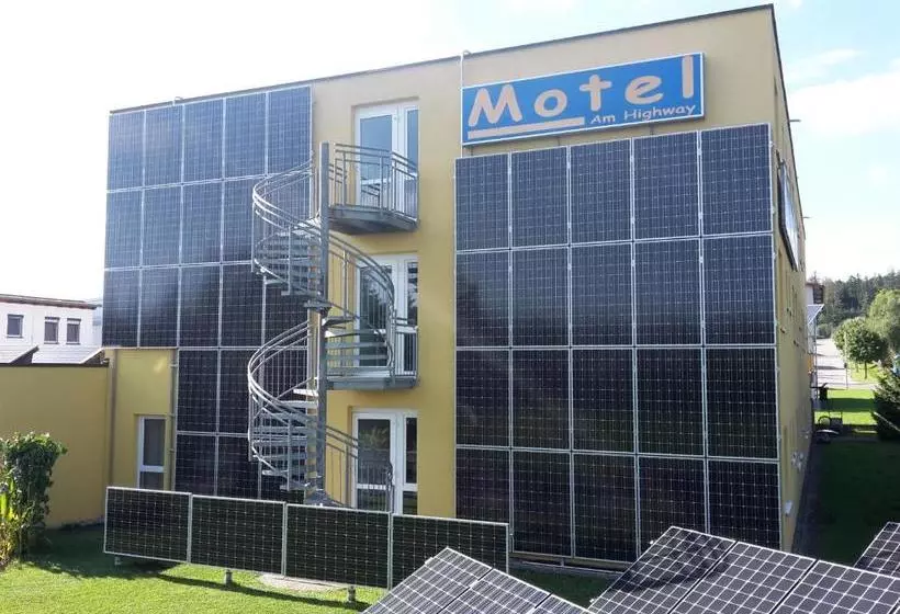 Motel Am Highway
