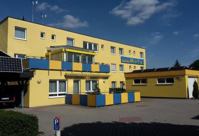 Motel Am Highway