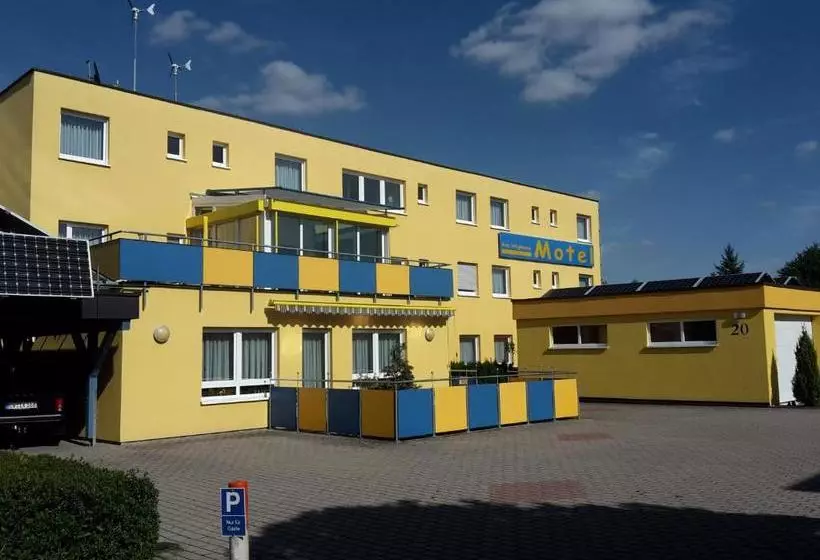 Motel Am Highway