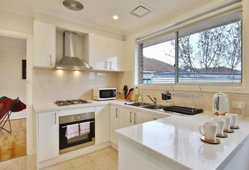 بنسيون Ivy Units Glen Waverley