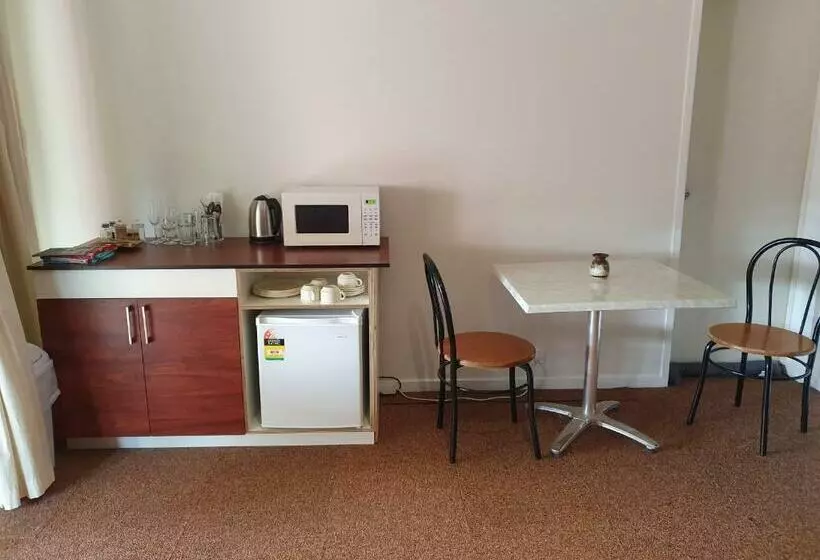 Majatalo Oaktree Guest House