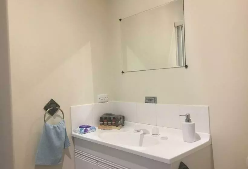 Majatalo Oaktree Guest House