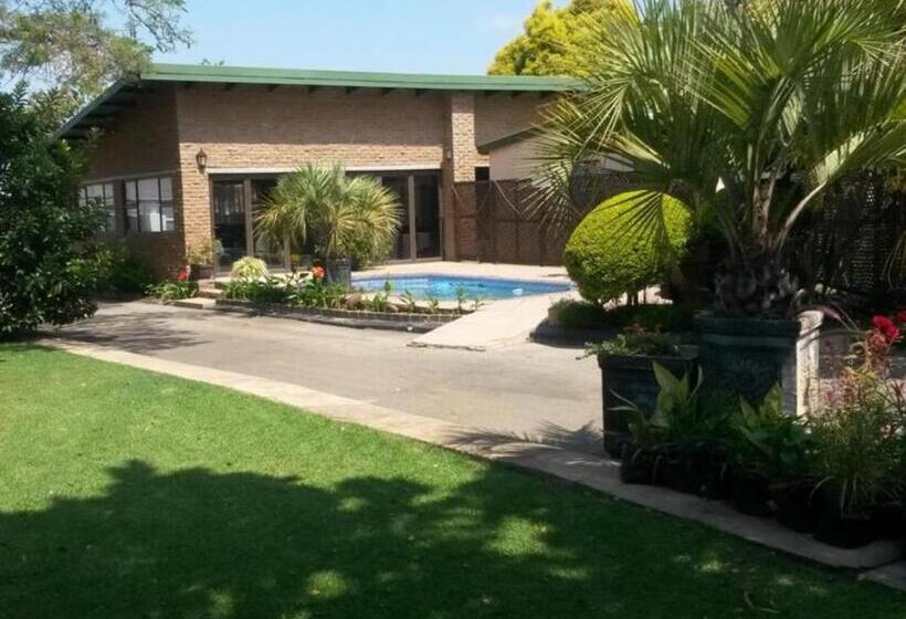 Пансион Rita S Guesthouse Cc