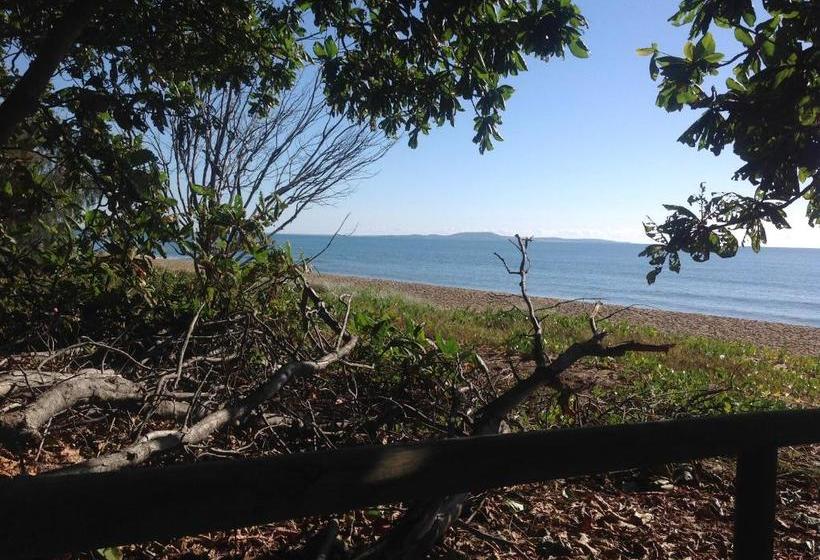 Tannum Sands Hotel / Motel