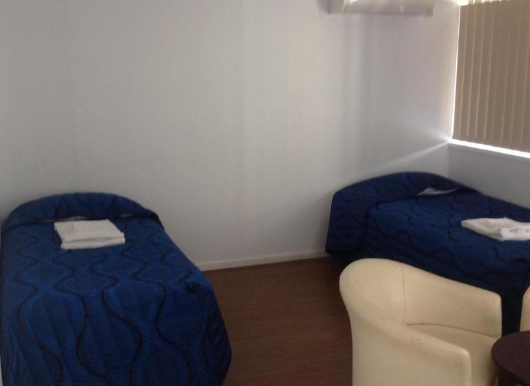 Tannum Sands Hotel / Motel