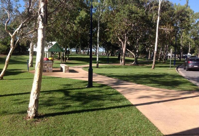 Tannum Sands Hotel / Motel