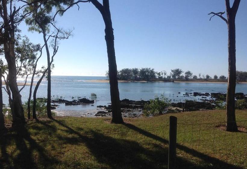 Tannum Sands Hotel / Motel