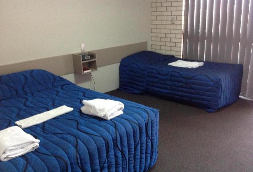 Tannum Sands Hotel / Motel