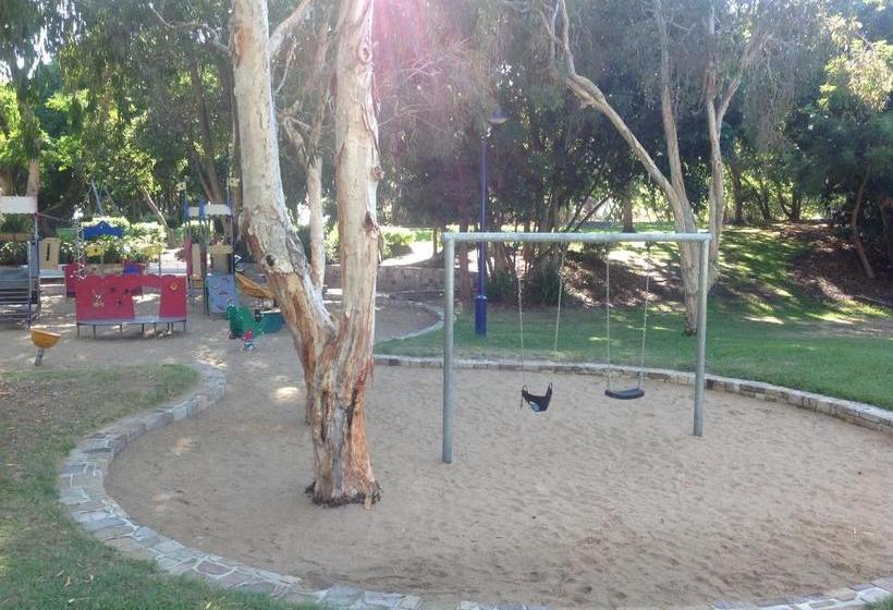 Tannum Sands Hotel / Motel