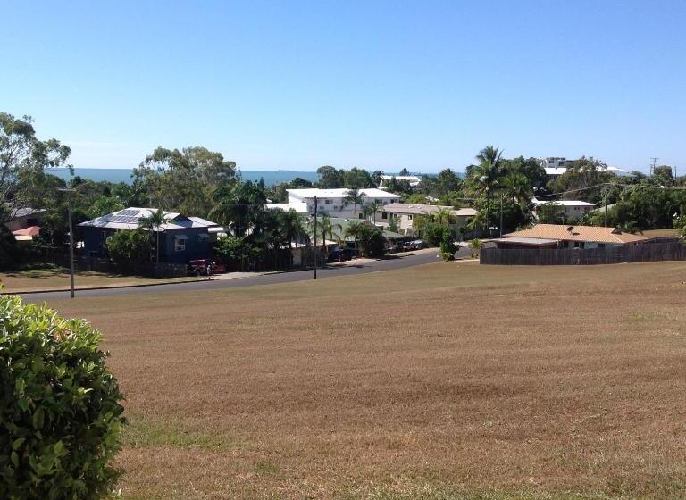 Tannum Sands Hotel / Motel