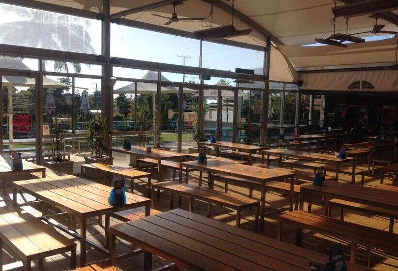 Tannum Sands Hotel / Motel