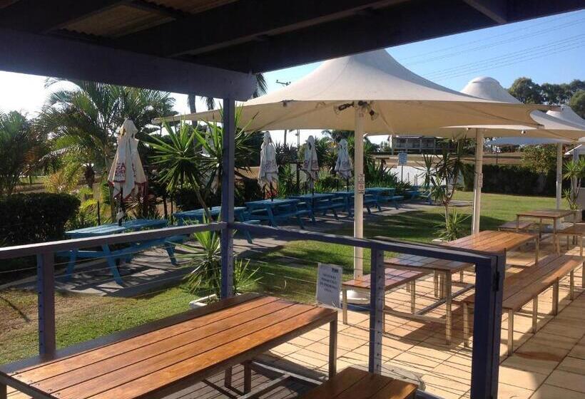 Tannum Sands Hotel / Motel