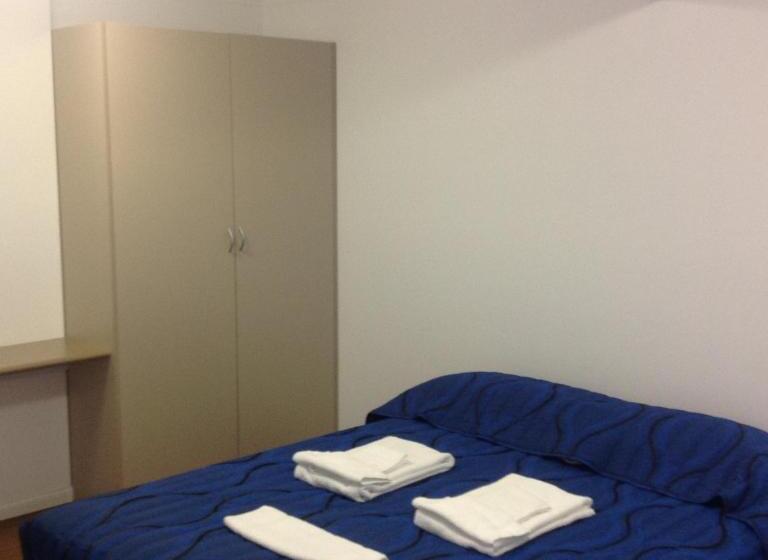 Tannum Sands Hotel / Motel