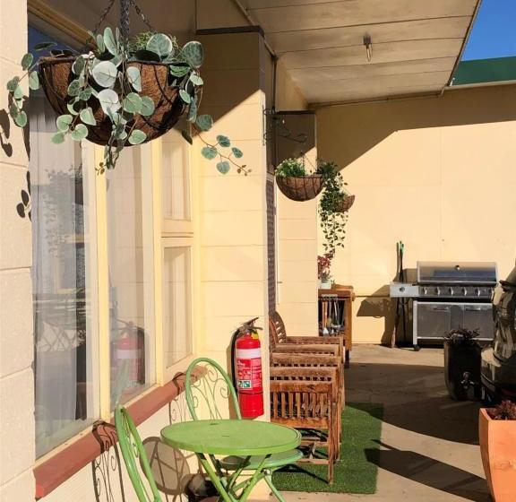 Alpine Country Motel And Metro Roadhouse Cooma