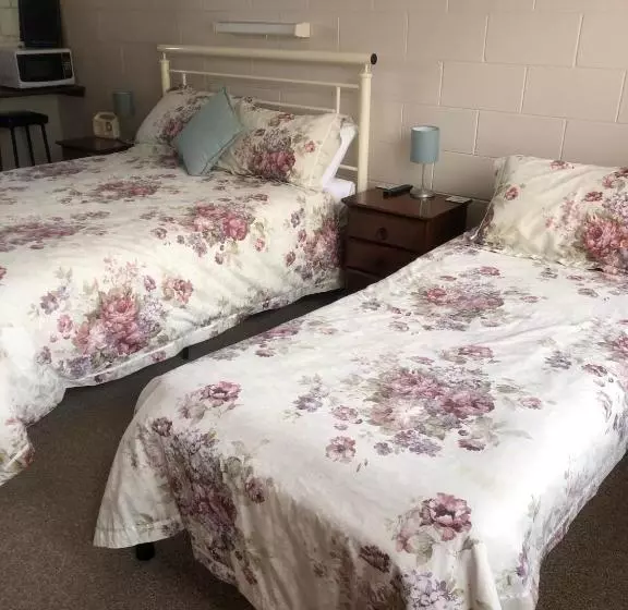 Alpine Country Motel And Metro Roadhouse Cooma