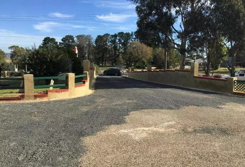 Alpine Country Motel And Metro Roadhouse Cooma