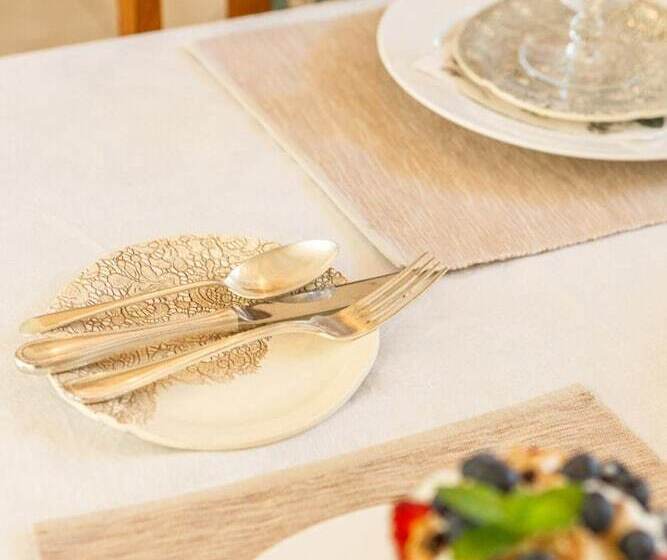 بنسيون Guinea Fowl House