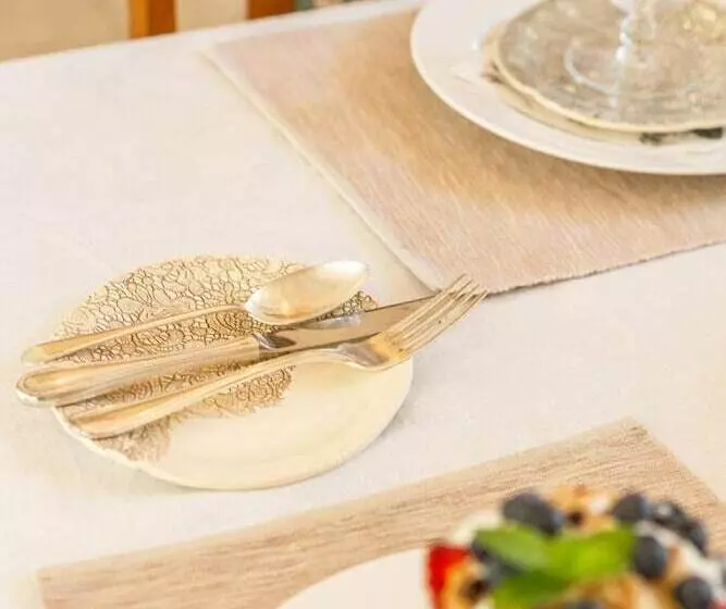 Majatalo Guinea Fowl House