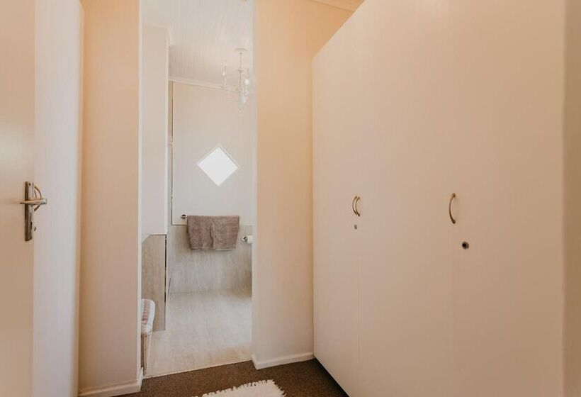 بنسيون Guinea Fowl House