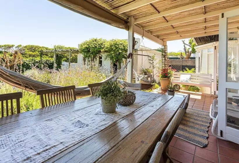 Majatalo Guinea Fowl House