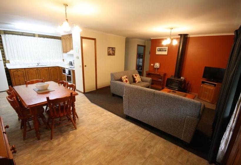 Курорт Halls Gap Log Cabins