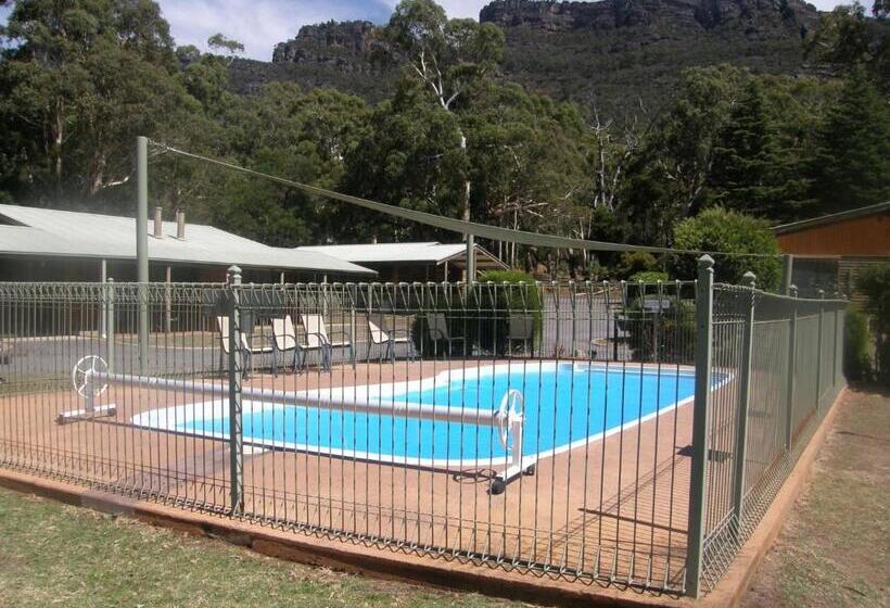 Курорт Halls Gap Log Cabins
