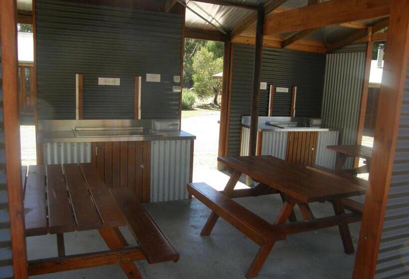 Курорт Halls Gap Log Cabins