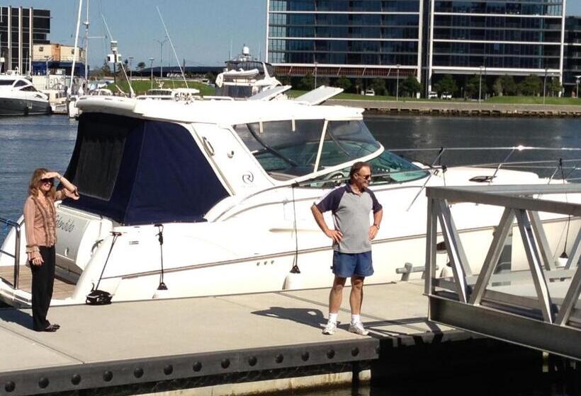 مبيت وإفطار Cleggett Estate