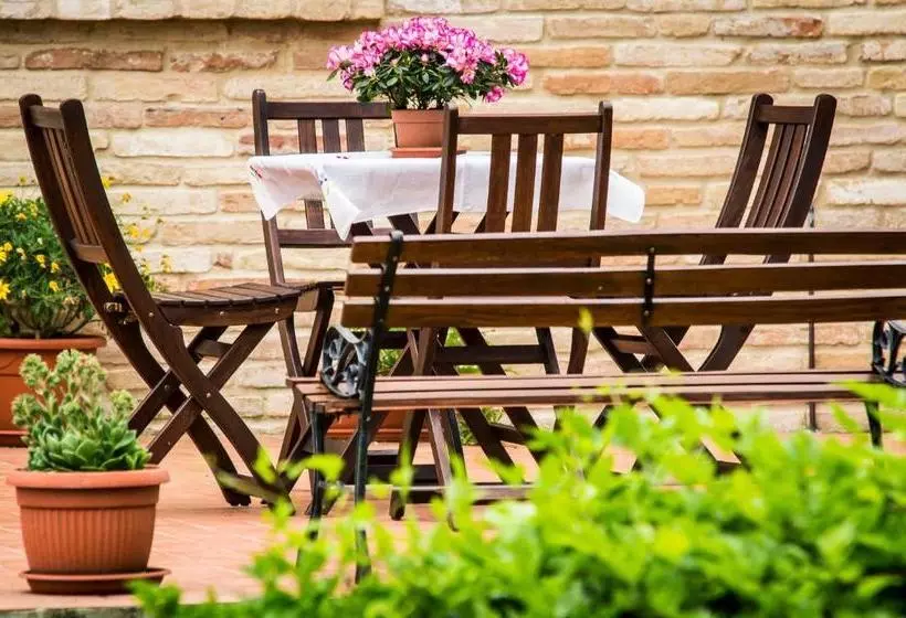 ベッドアンドブレックファースト La Finestra Sul Conero