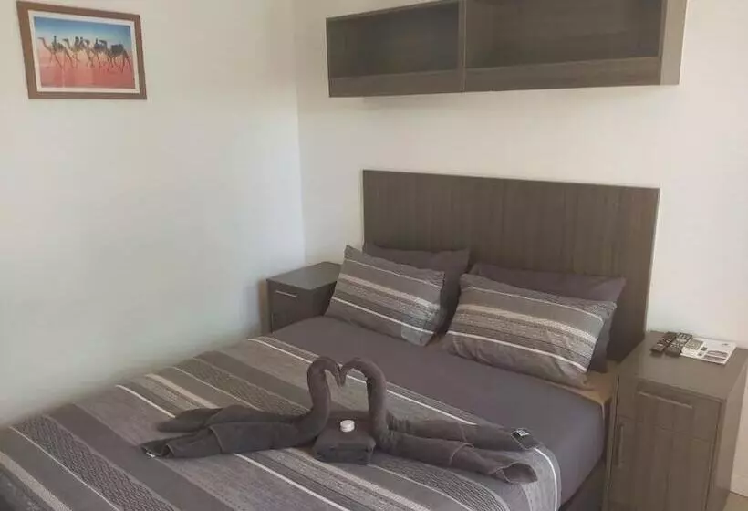 هتل Capricorn Village