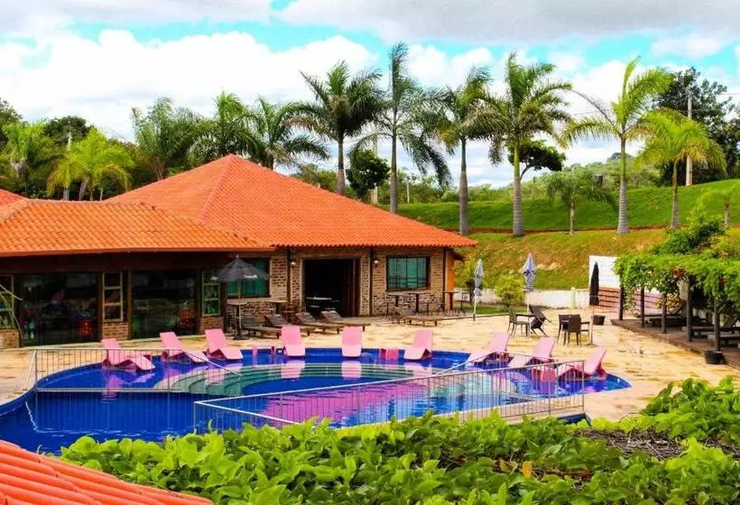 Hotelli Parque Do Avestruz Eco Resort