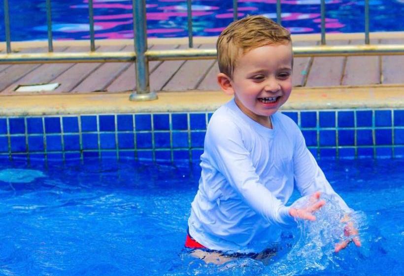 فندق Parque Do Avestruz Eco Resort