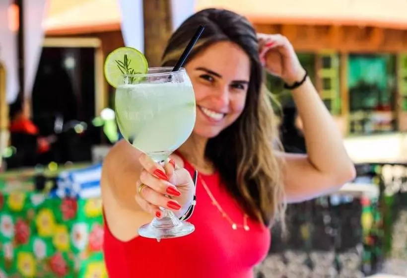 Hotelli Parque Do Avestruz Eco Resort