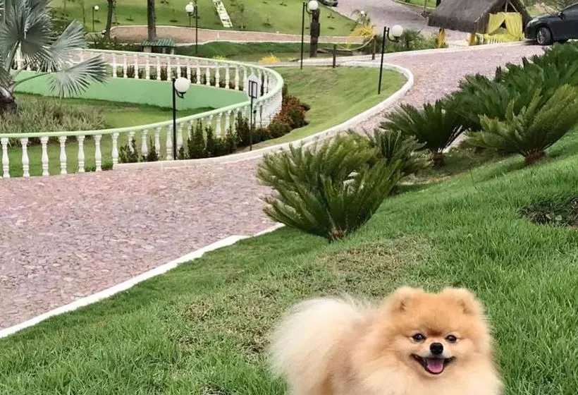 Hotelli Parque Do Avestruz Eco Resort