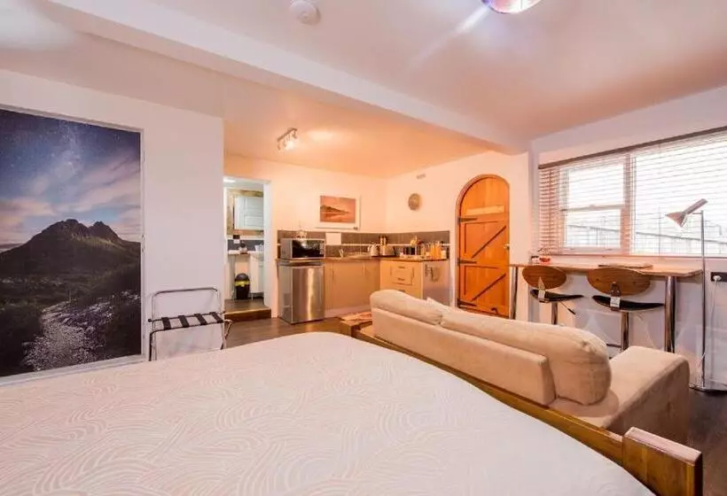 Jones On Wilson Boutique B&b