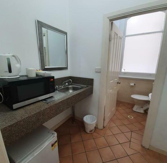 فندق على الطريق Grand