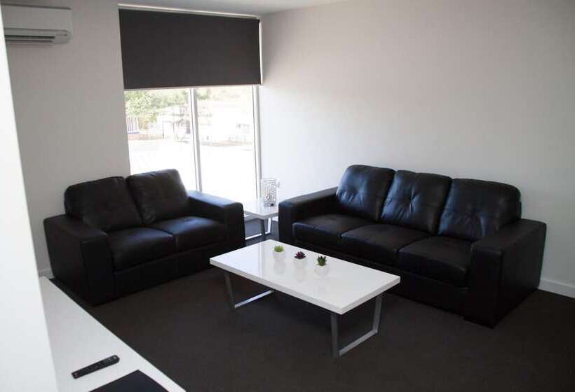 فندق على الطريق Icon On Isa