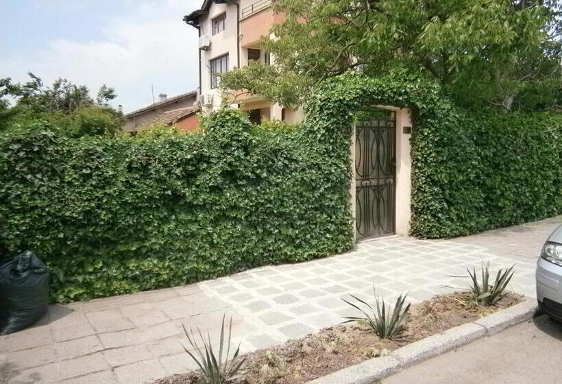 פנסיון Guest House Hristovi