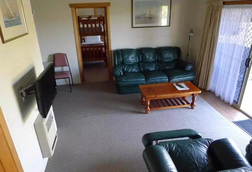 Willaway Motel Apartments