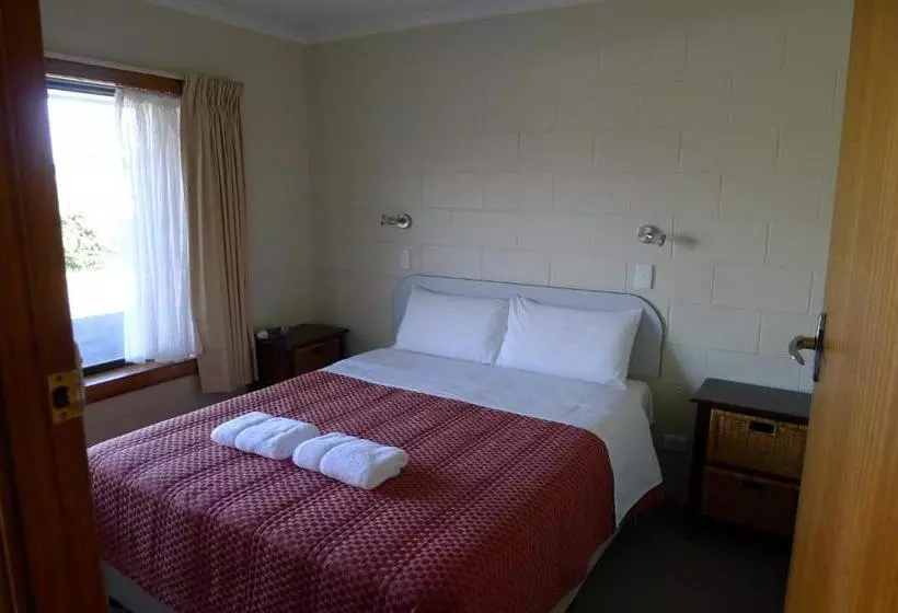 Willaway Motel Apartments