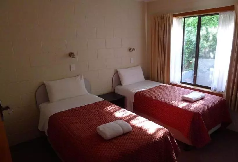 Willaway Motel Apartments