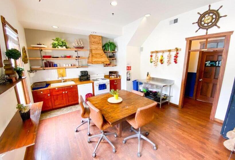 호스텔 International Travelers House Downtown San Diego Adults Only