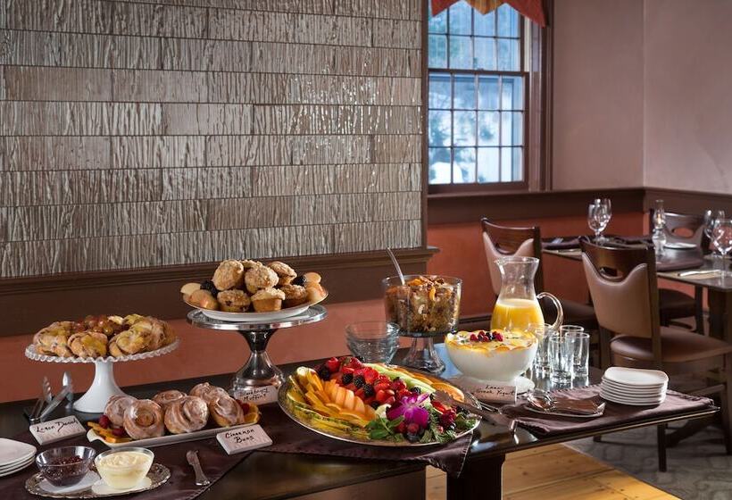 Общежитие Rabbit Hill Inn