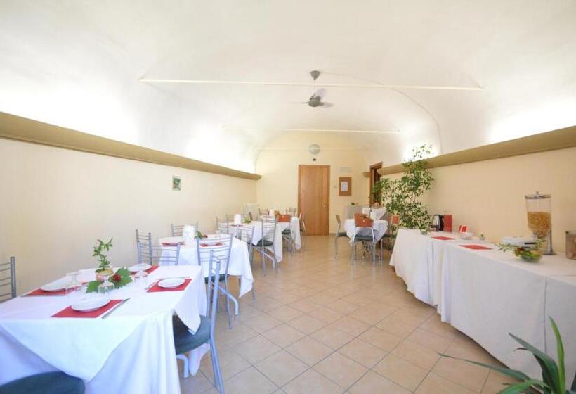 住宿加早餐  Ostello Villa Redenta