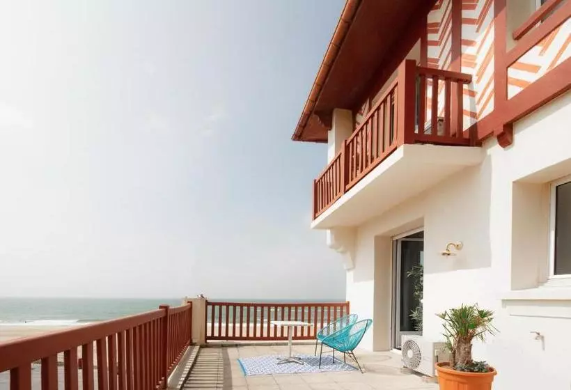هتل Hôtel De La Plage