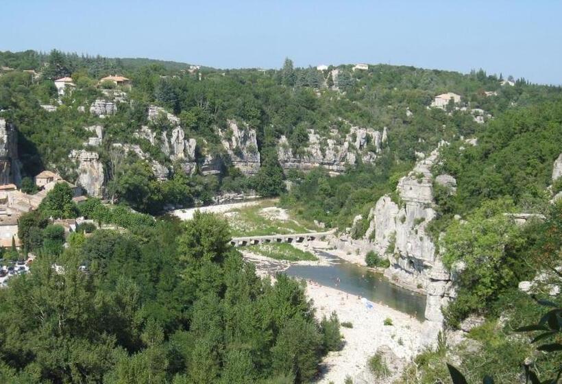 فندق Hôtel La Garenne