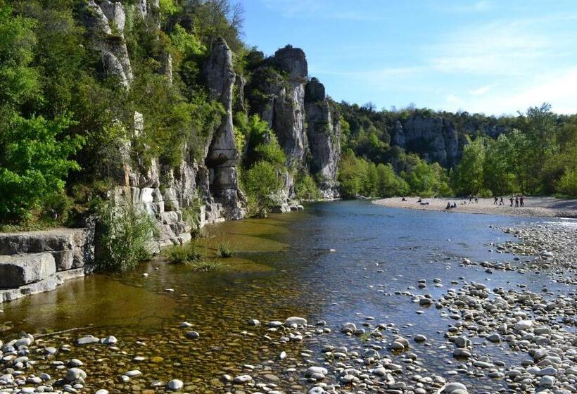 فندق Hôtel La Garenne
