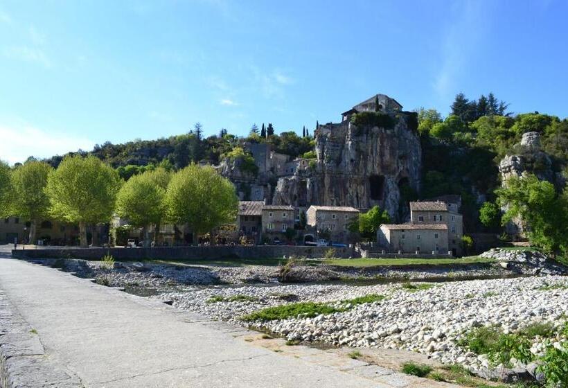 فندق Hôtel La Garenne